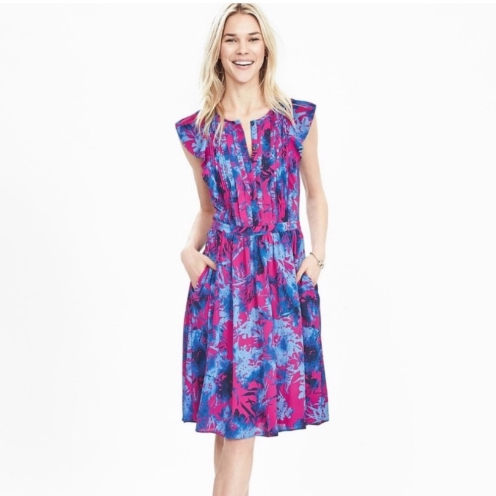 Banana Republic Pink and Blue Floral flutter sleeve Dress Size 0P